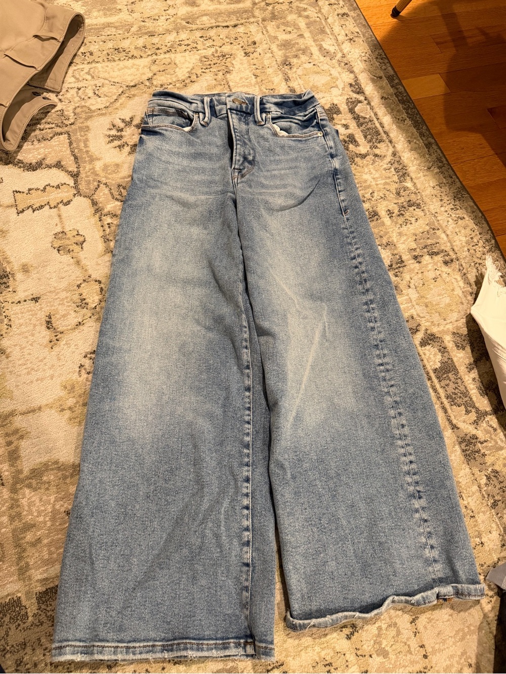 Good American Wide-Leg High-Rise Jeans in Light Blue Wash
